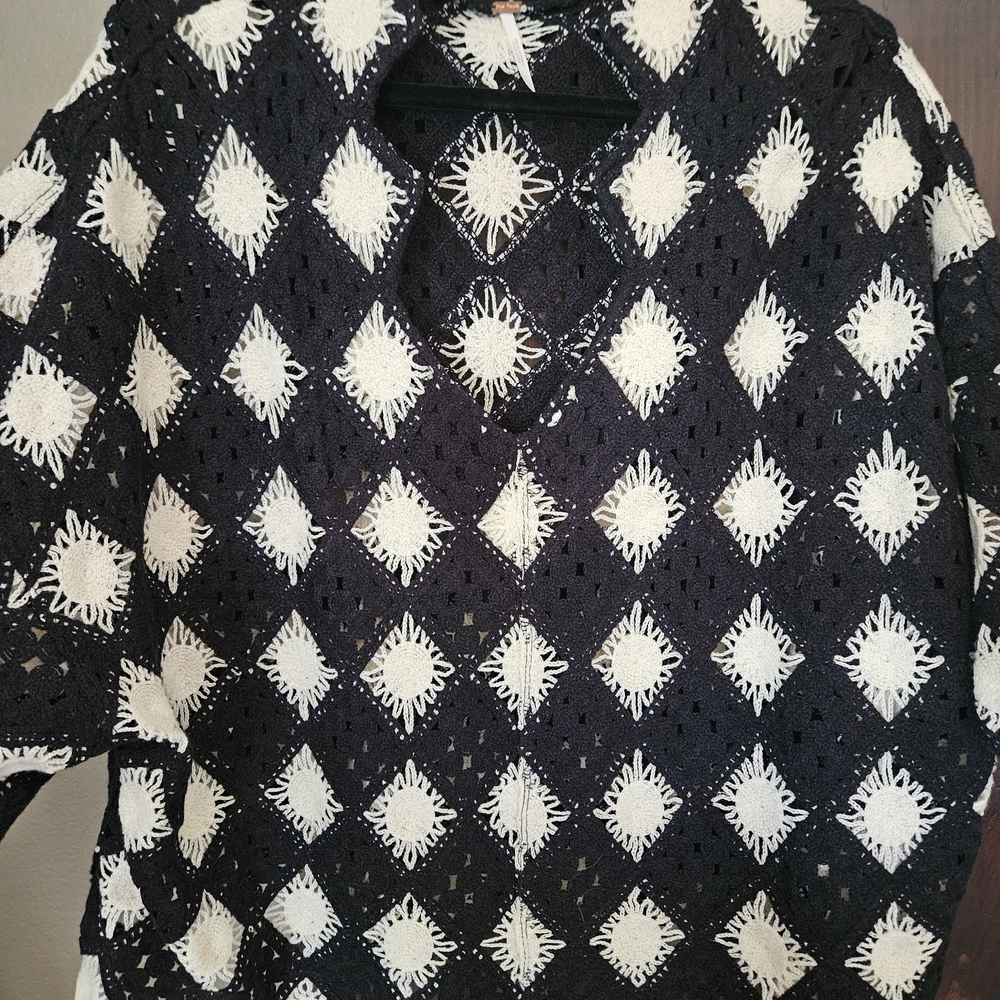 Free People Black and Cream V-Neck Sweater